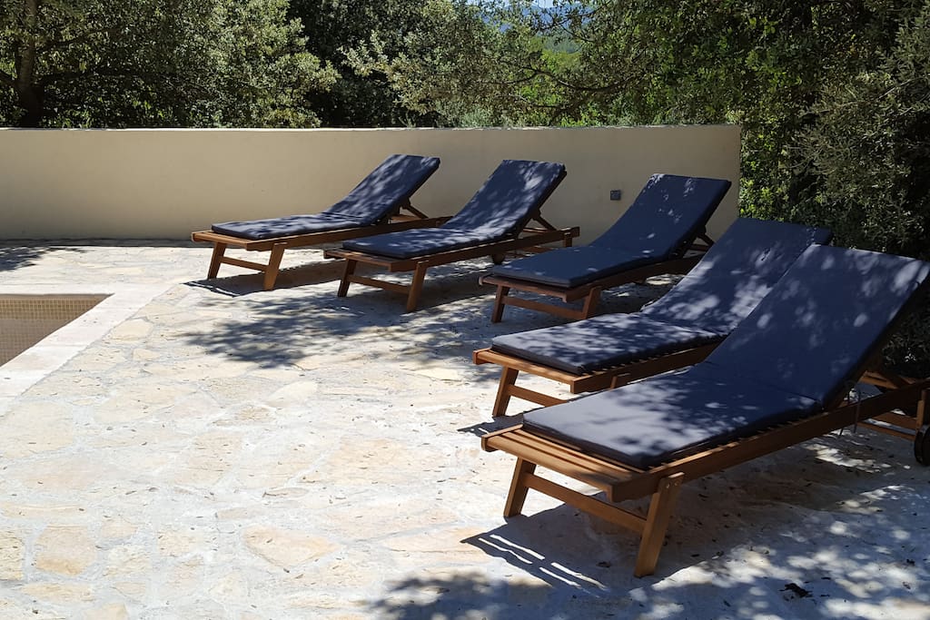 Ample space at pool side