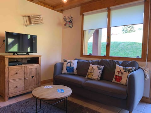 Top Airbnb: Your quiet family nest. 10 minutes from the slopes in Crest Voland