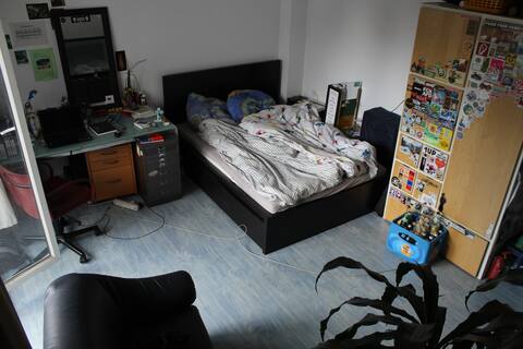 schönes 20qm Zimmer mit eigenem Balkon