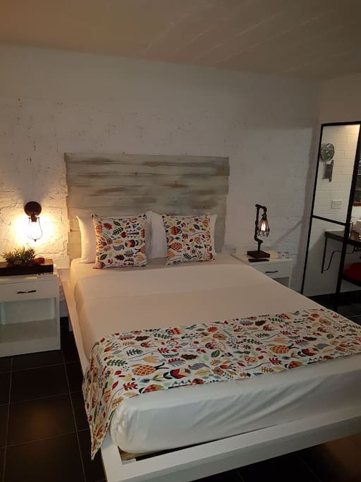 Schlafzimmer 1