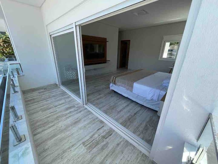 جناح بسرير بمقاس كبير