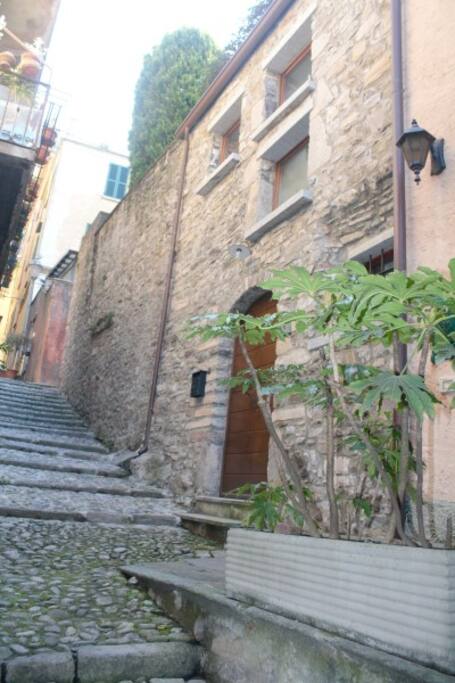 the Street where is located the apartment
