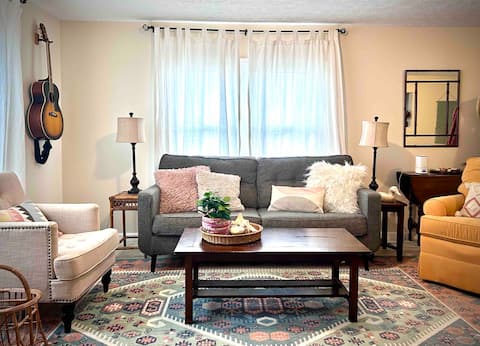Fealy House - Eclectic Charmer in the heart of WV