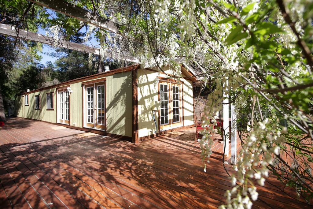 Large Beautiful Deck w/views