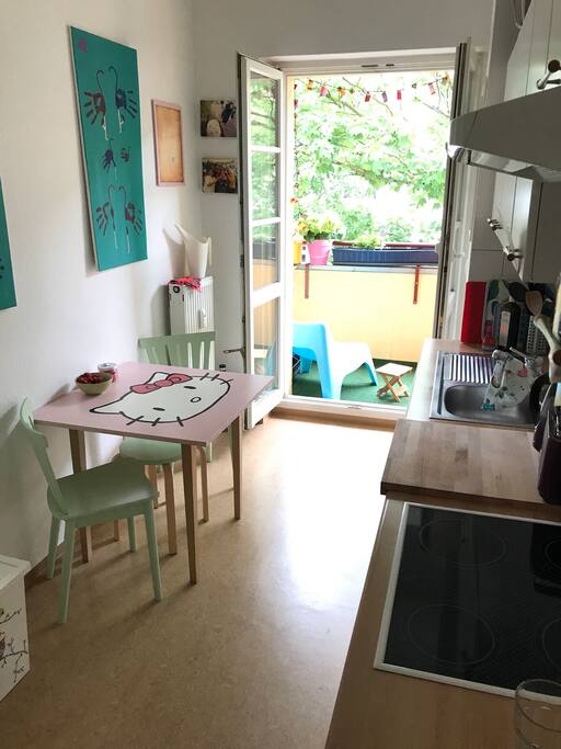 Küche mit Balkon
