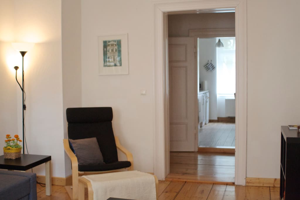 Flat 4
sitting room leading into kitchen
Wohnzimmer in die Küche