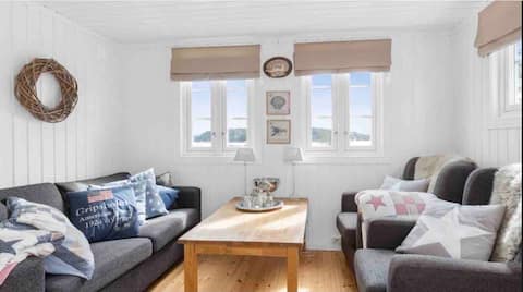 Top Airbnb: Lyngørsundet, Gjevingmyra Farm in Tvedestrand