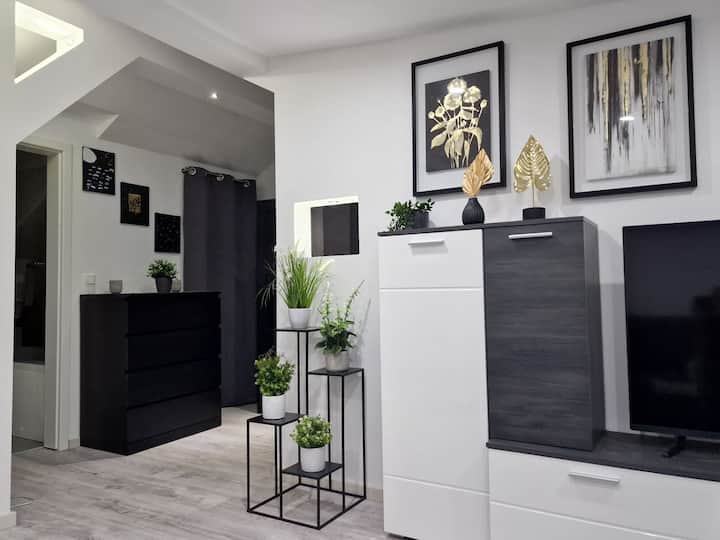 1,5 Zimmer Apartment In Ruhiger Lage Stadtnah, Neu - Neubiberg