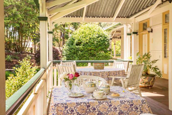 The Falls Montville Superb Queenslander Manor gallery image 3