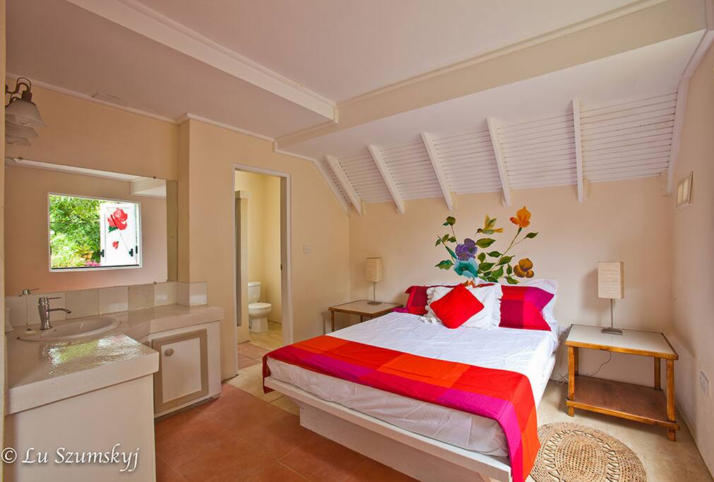 Garden View 2nd Bedroom