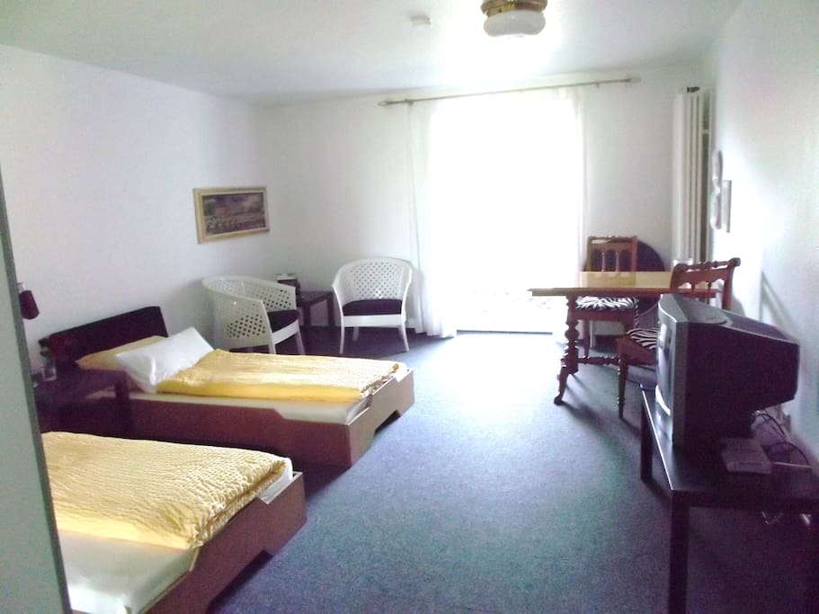 ganzes Zimmer