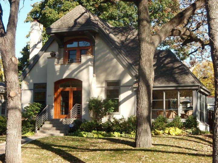 Lake of the Isles/Lake Calhoun Home Houses for Rent in Minneapolis