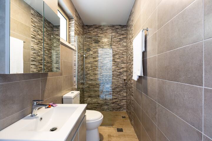 Villa Daphne Private pool, sea view, luxury, BBQ gallery image 5