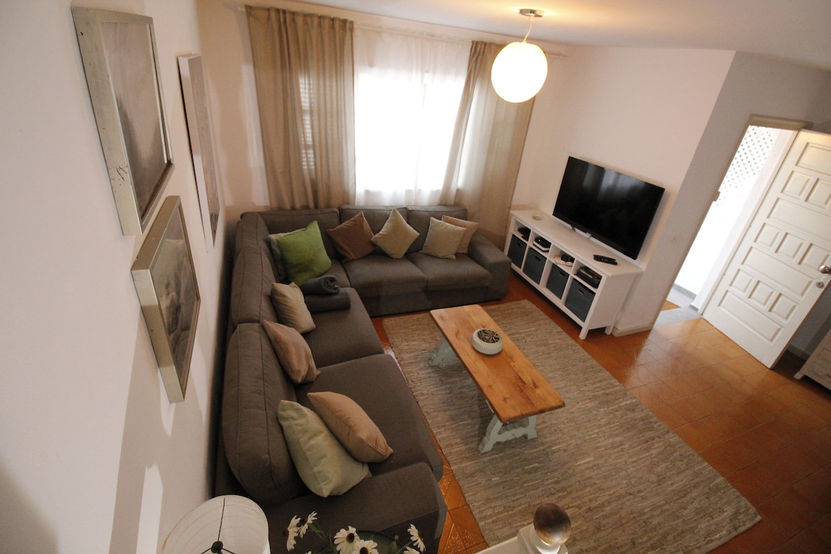 Top performing Airbnb: Spacious house in ideal location with sea views in Tías