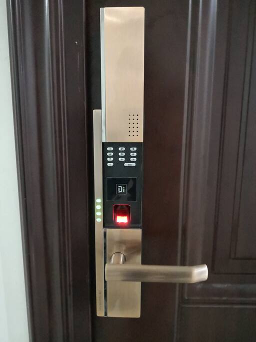 房东可远程发送临时密码给房客,开门解锁