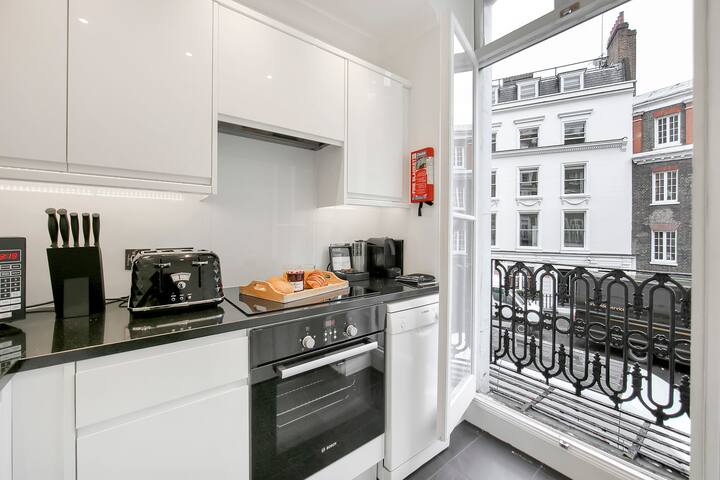 10 Curzon Street, 1 Bedroom gallery image 4