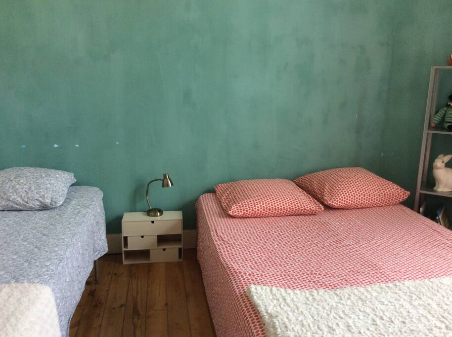 Première chambre, lit 140 et lit 90