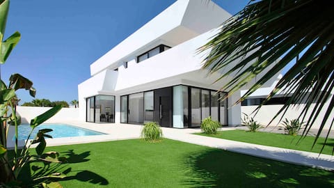 Luxury comfortable Villa in Spain for 8