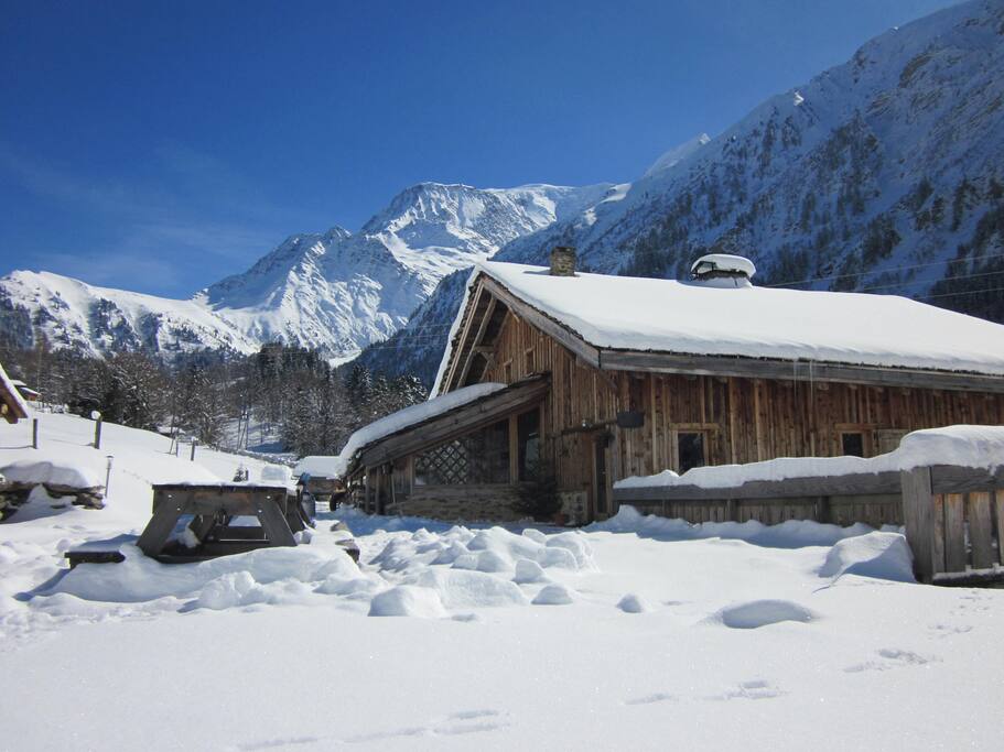 Un chalet de montagne au calme dans un site magique au pied du Mont Blanc