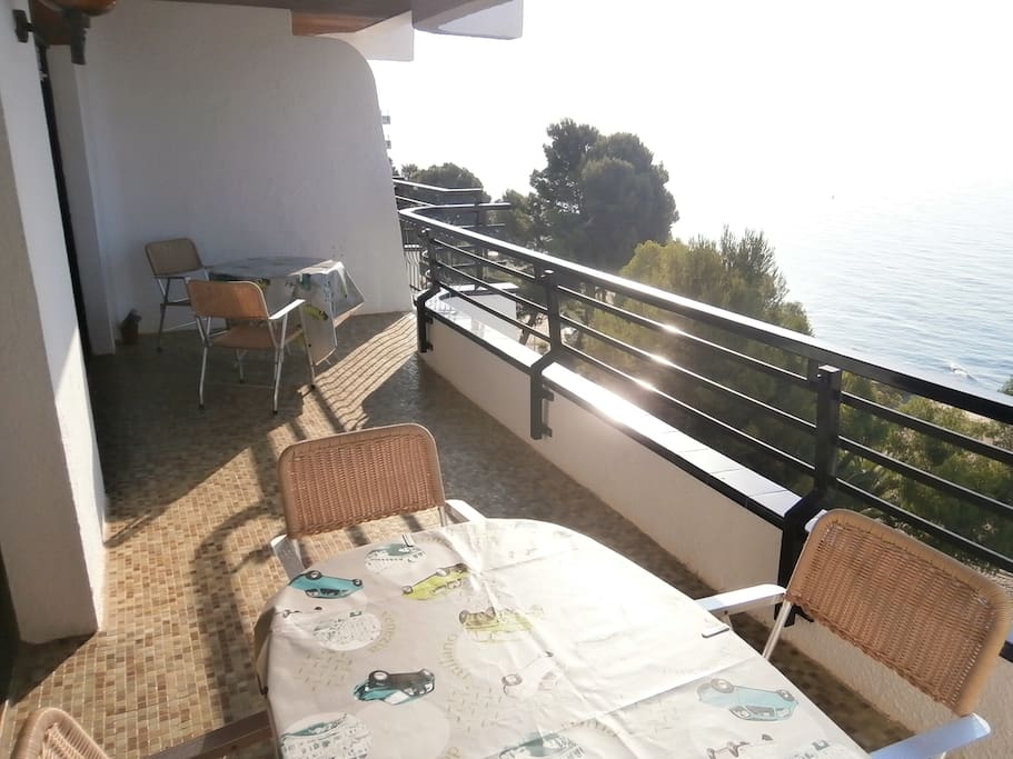 Terraza frente al mar