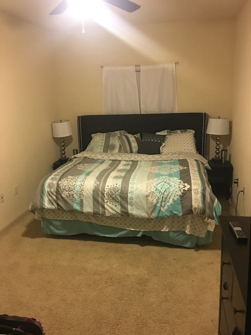 Master bedroom (king)