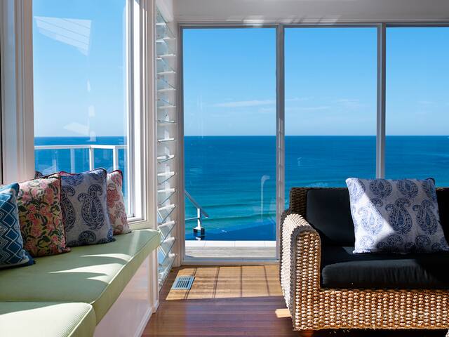 Luxury Ocean Front House Beached At Bungan gallery image 5