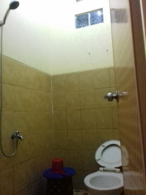 Privete toilet, Shower, toilet sit,