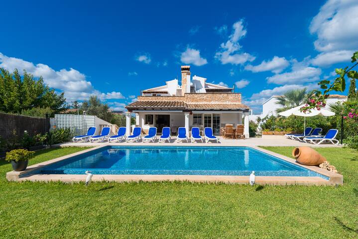 Villa with pool: Fun, Relax and Beach, Mallorca gallery image 5