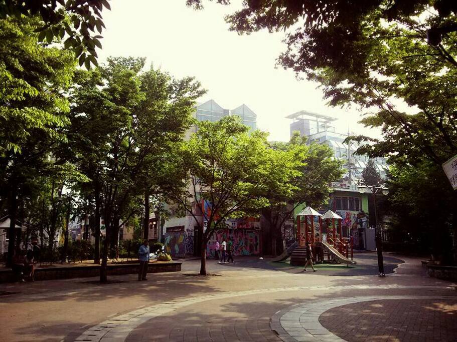 Hongdae shopping street의 사진