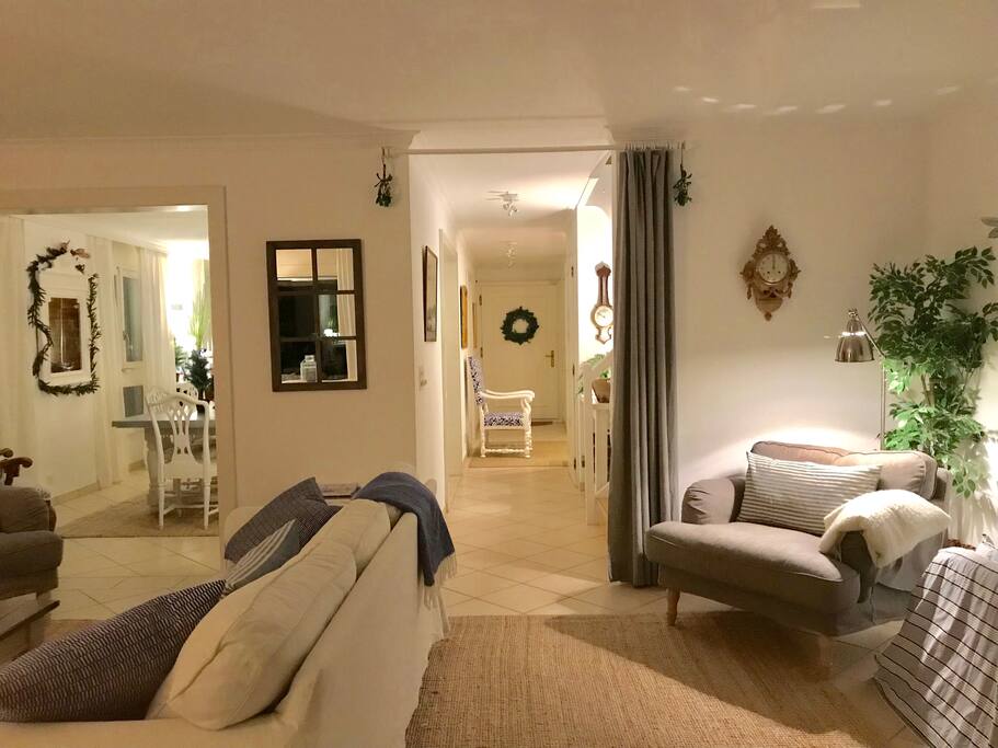 Bright and fresh in summer, cosy and warm in winter. A house for all seasons.