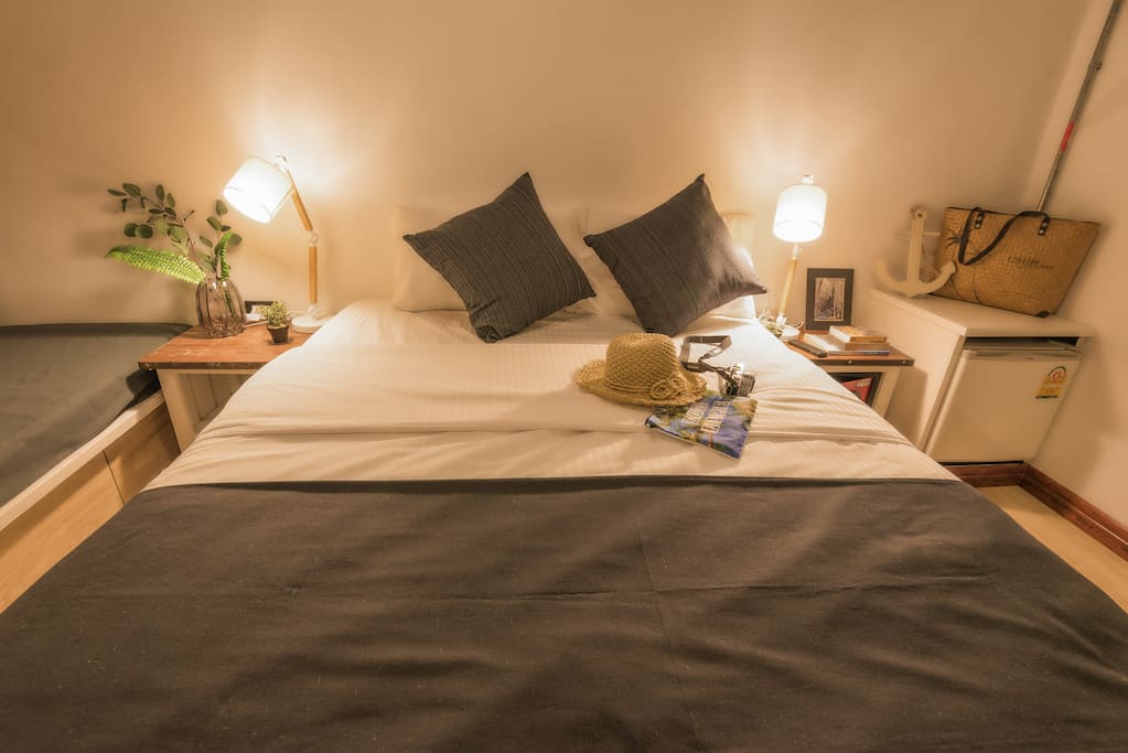 Comfortable Bed 5 feet queen size