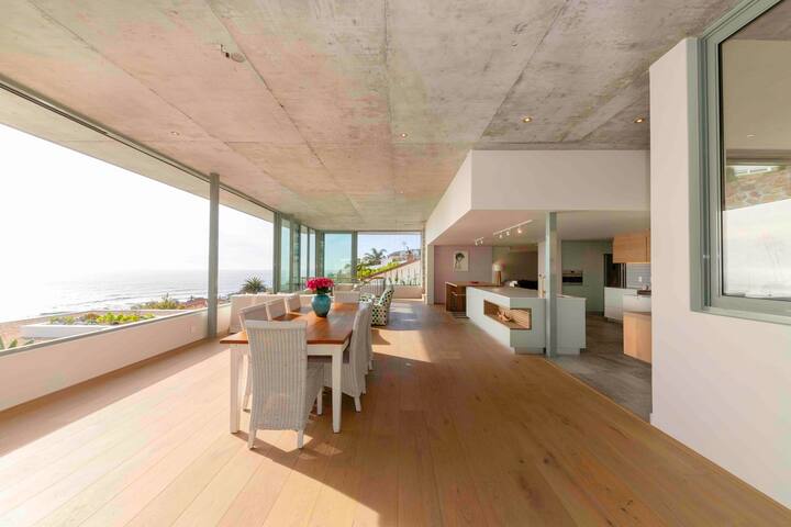 8 Sleeper Brand New Llandudno Villa | Ocean Views gallery image 2