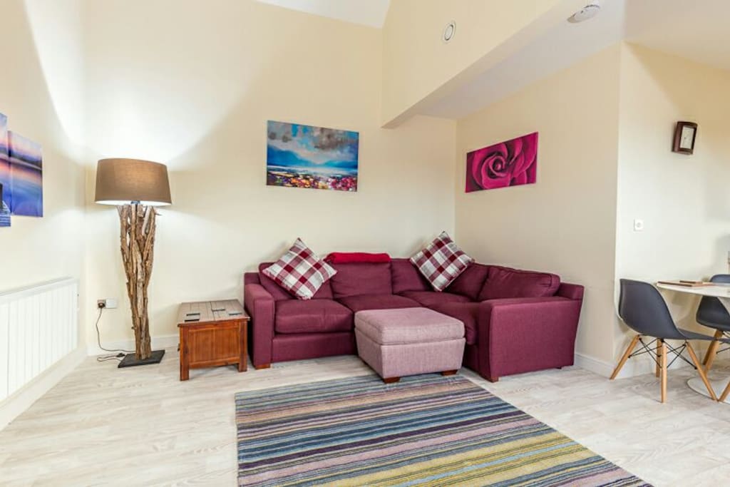 Open plan living/dining area