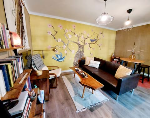 Successful Airbnb property: Fraser Carriage House- Bishop Arts District in Kidd Springs