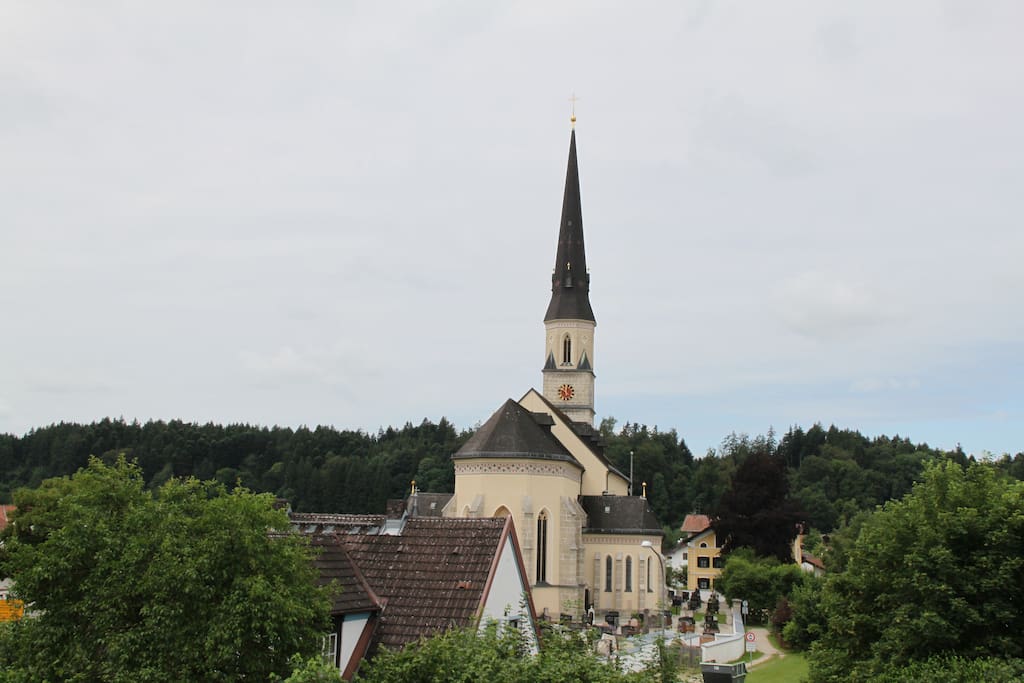 Palling - Ausblick von Wohnzimmer & Balkon