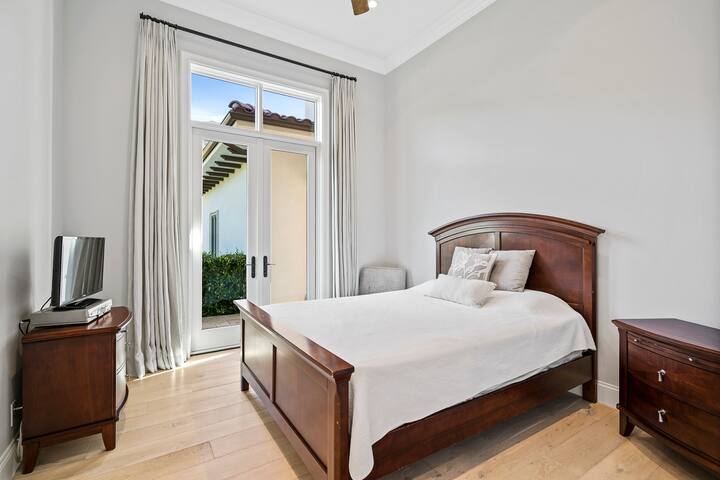 Breathtaking Villa close to Malibu gallery image 3