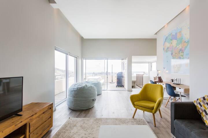 Magnificent Rooftop at the Foot of Table Mountain gallery image 5