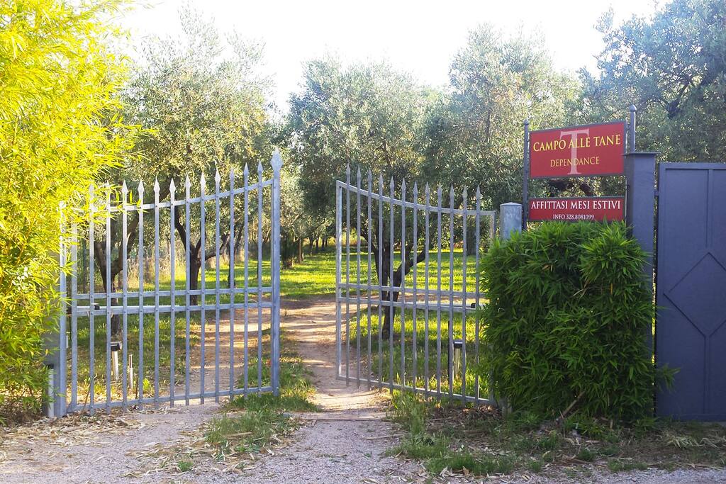 Ingresso al parco e alle case