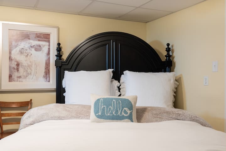 Lady Of The Lake {Luxury Apt ) - Saratoga Springs, NY