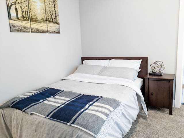 Midtown Master Suite ~Brand New~