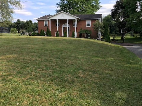 Allentown home PefectGetaway 
Near Dorney/ resort