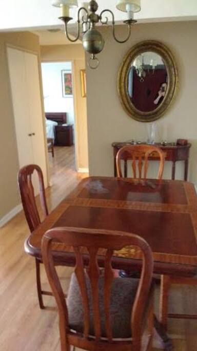 Comedor con 6 sillas