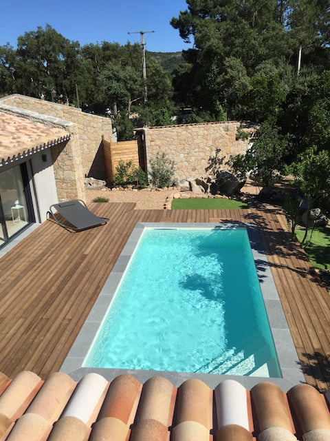 Successful Airbnb property: New Villa 2 with heated pool in Lecci in Lecci