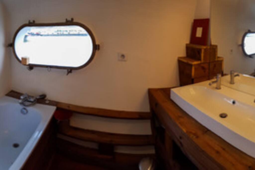 salle de bains/bathroom