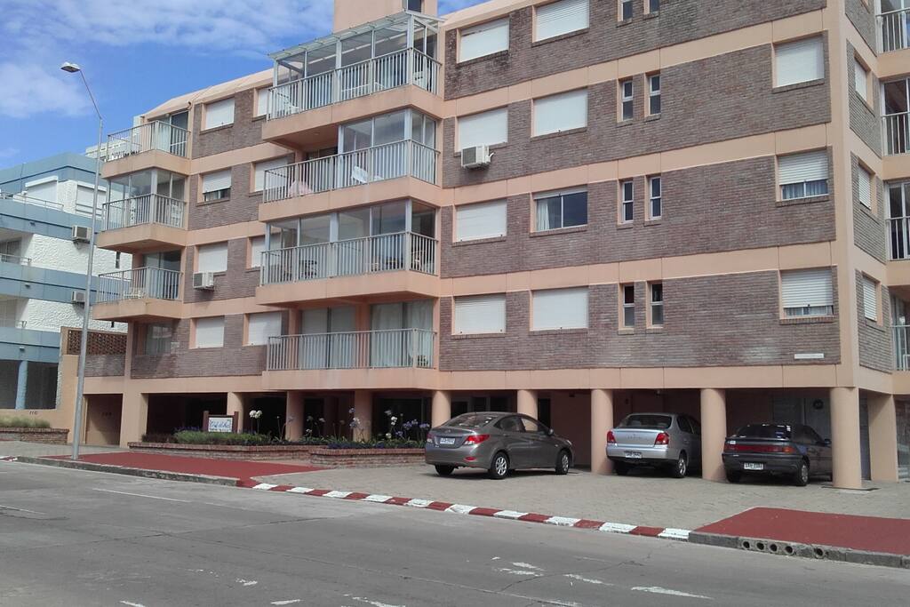 ESTACIONAMIENTO