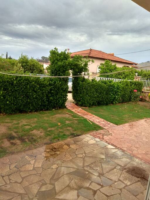 Yard - parking entrance
