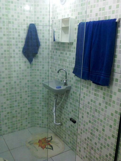 banheiro da suite da casa