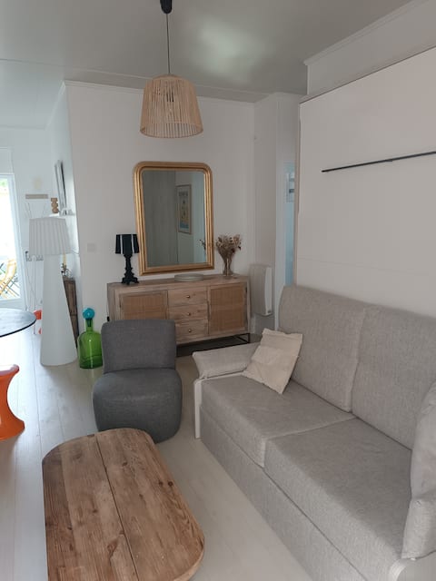 Successful Airbnb property: Cozy apartment in the center - 2 bedrooms - Le Pouliguen in Le Pouliguen