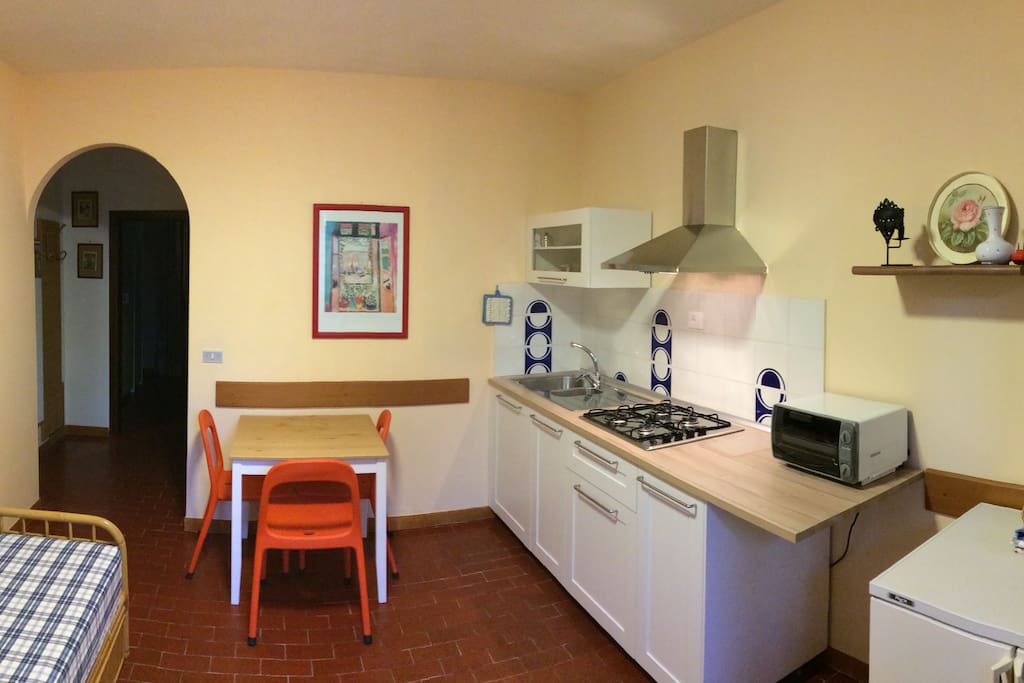 Soggiorno cucina con divano letto doppio