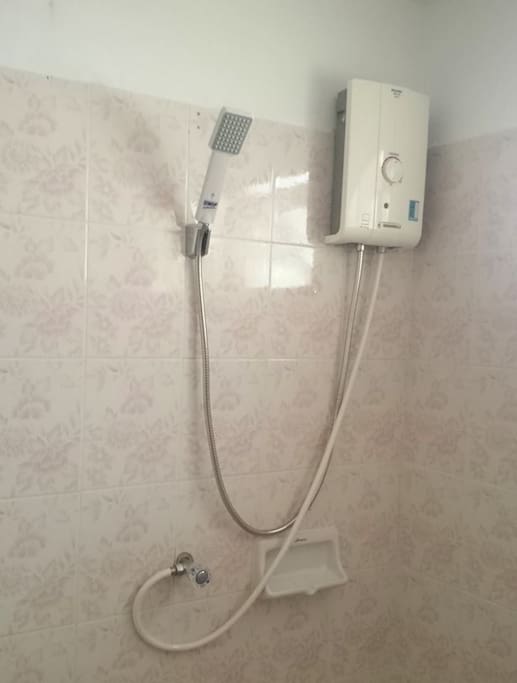 Hot / Cold Shower